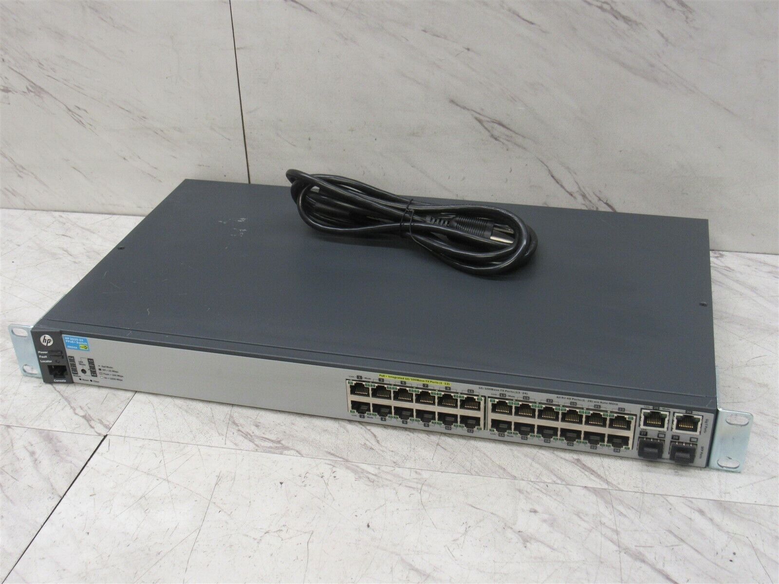 HP ProCurve J9624A 2620-24 10/100 24 Port Ethernet Switch - 12/PoE 12/Non-PoE