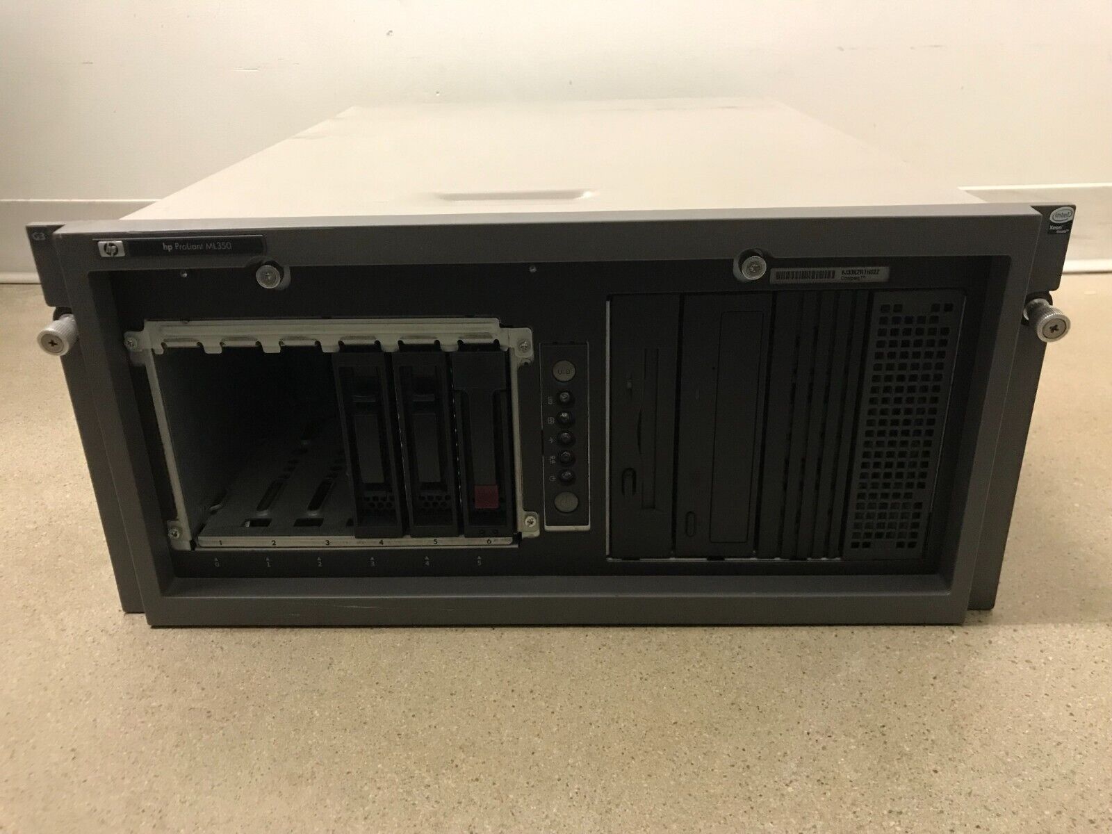 Compaq HP ProLiant ML350 G3 Server ONLY FOR PARTS