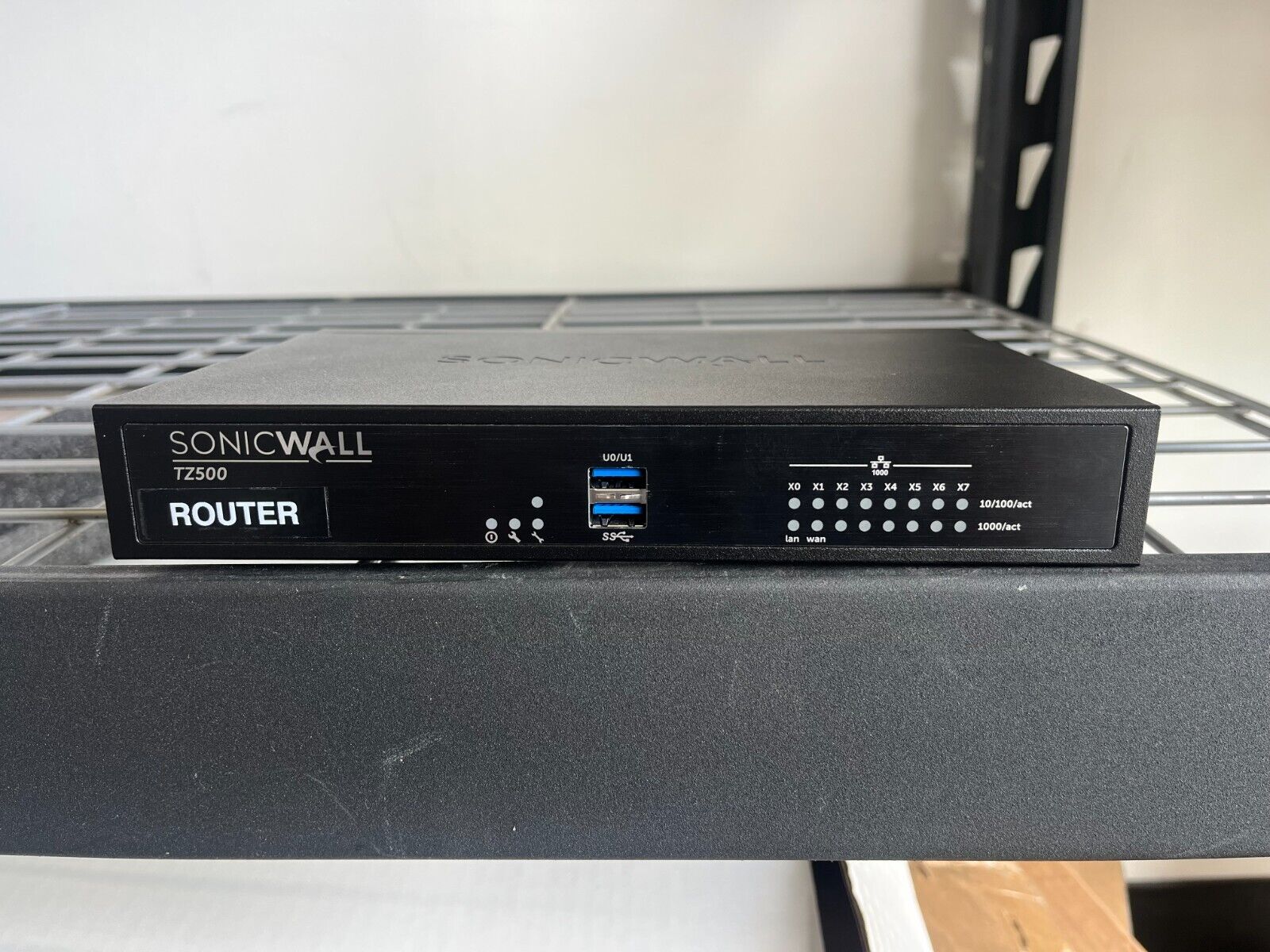 SonicWall TZ500 Firewall / Router 8-Port Network Security Appliance - Tested
