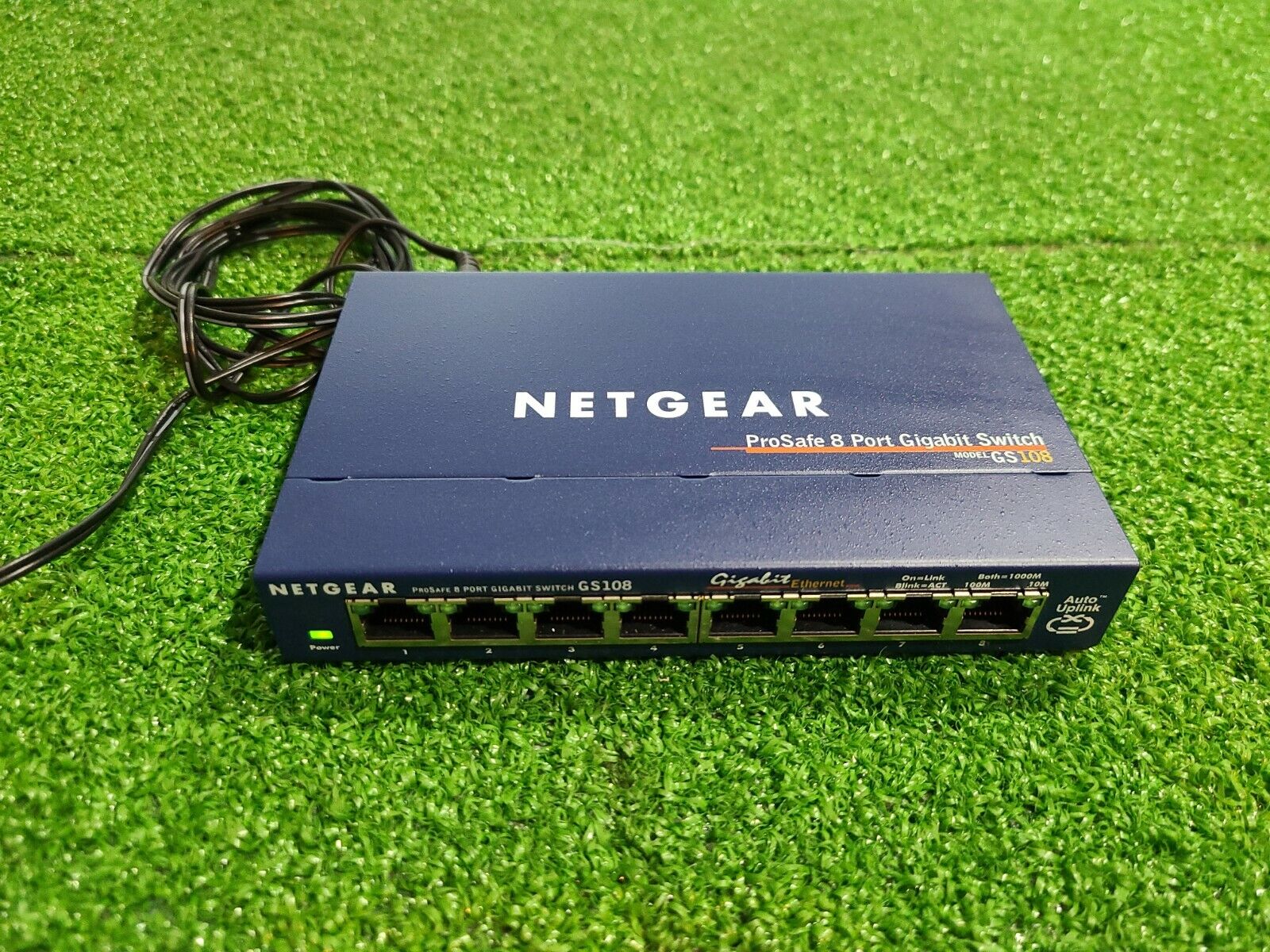Netgear ProSafe 8 Port 10/100/1000 Mbps Gigabit Switch GS108 V3