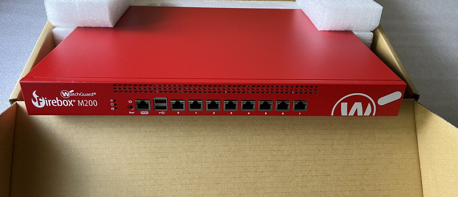 Brand NEW WatchGuard Firebox M200 Firewall Network Security Appliance ML3AE8
