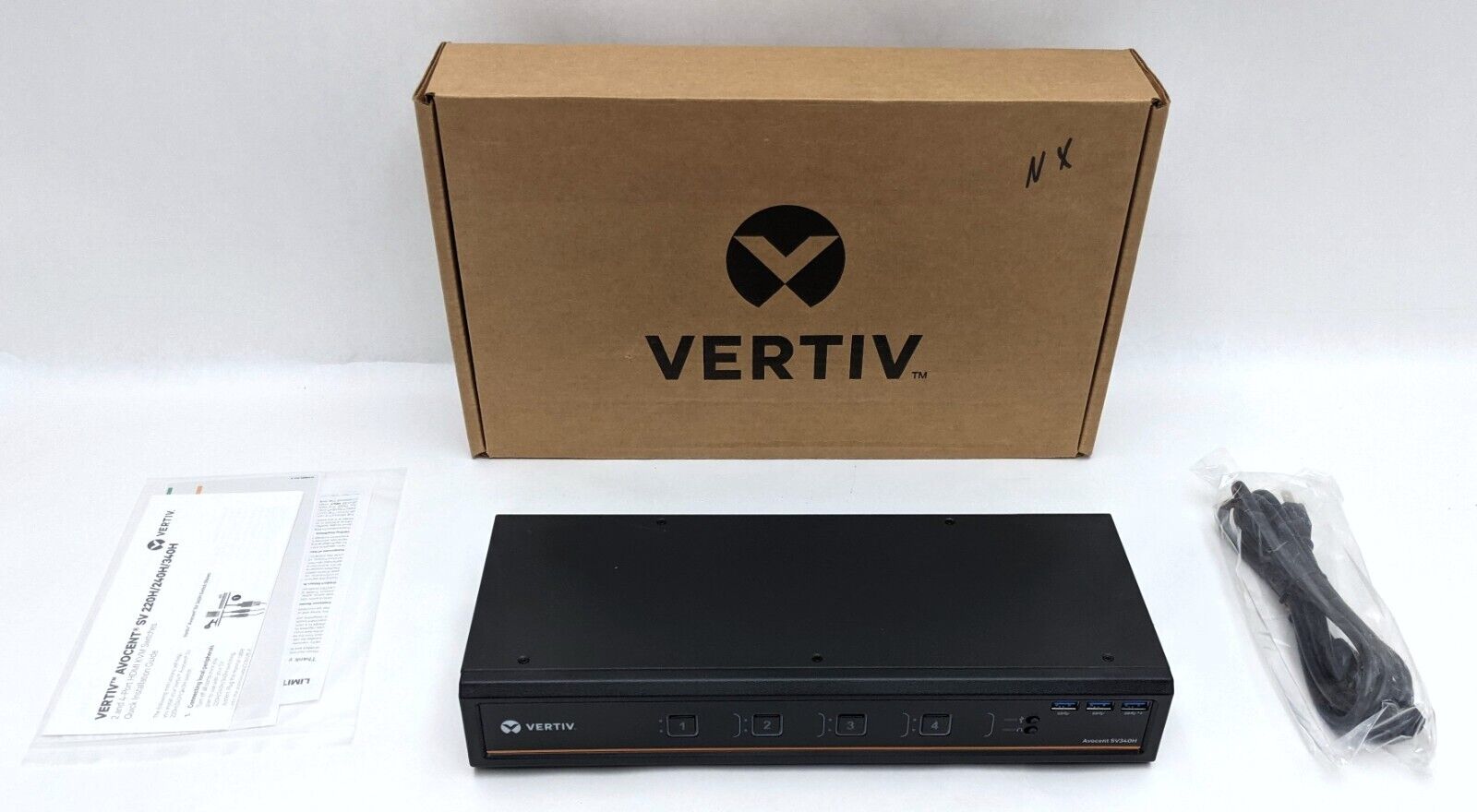 Vertiv Avocent 4-Port Dual-Head HDMI 4K Ultra HD KVM Switch (SV340H-001)  - NOB