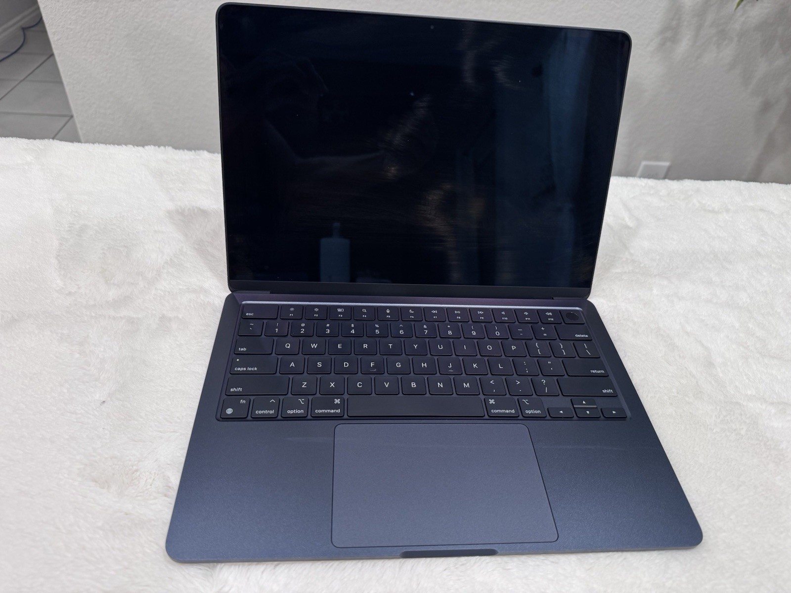 Apple MacBook Air 13.6” M2 A2681 – Midnight – For Parts / Repair – Bundle