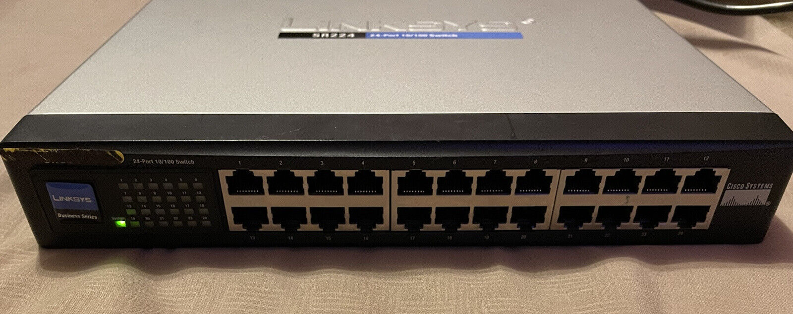 Cisco Linksys 24-Port 10/100/1000