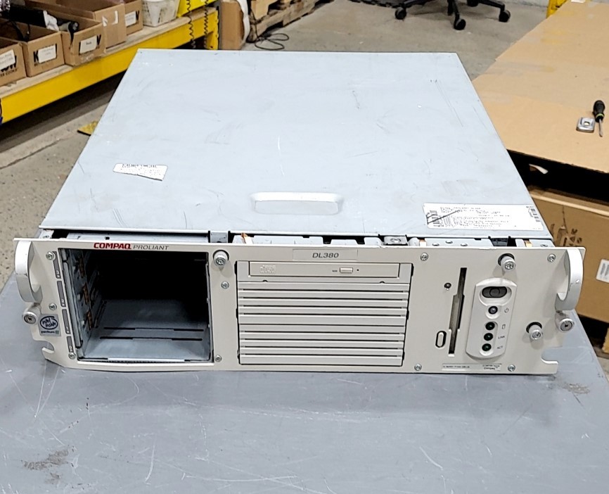 Compaq PROLIANT DL380 Server Intel Pentium III 1GB SEE NOTES