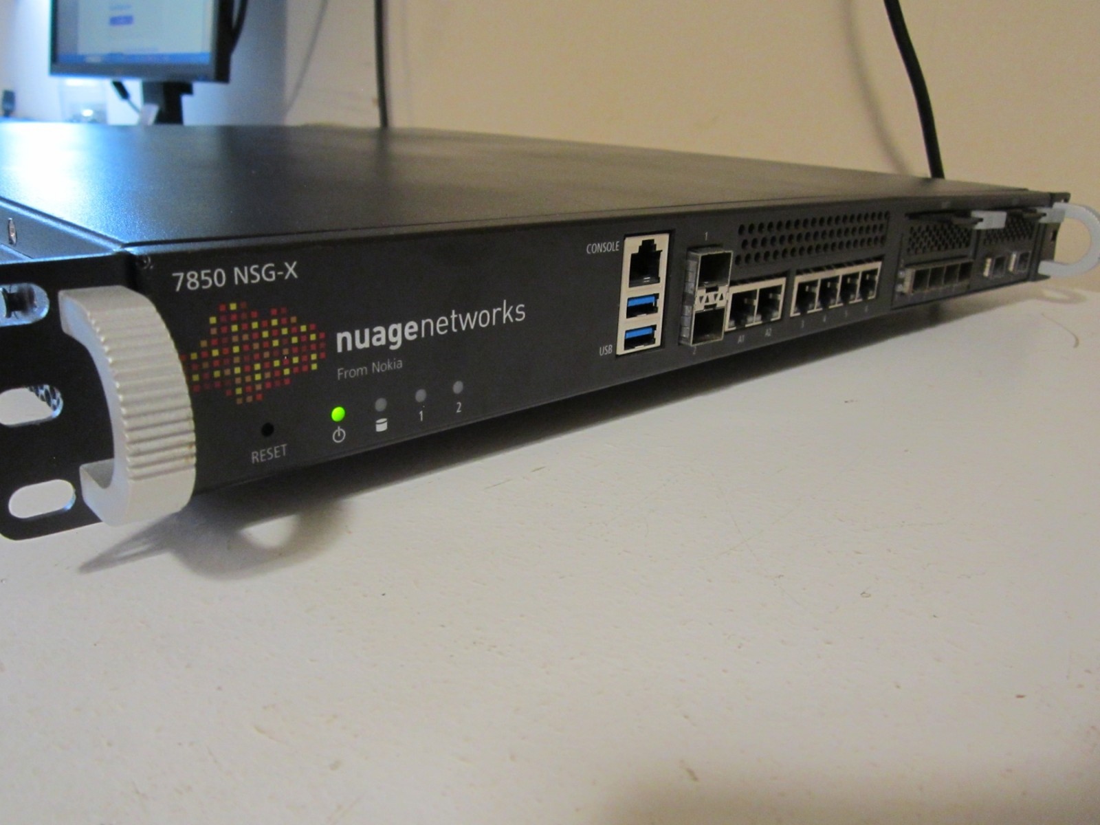 PfSense 10x1Gb, 4x10Gb, 8 Core CPU, 32GB, 256GB, AES-NI QAT (Advantech FWA-3260)