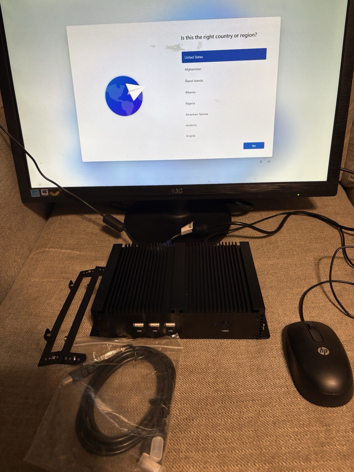 Fanless Industrial Computer, Mini PC, Intel Core i5, Windows 11, VGA HDMI LAN