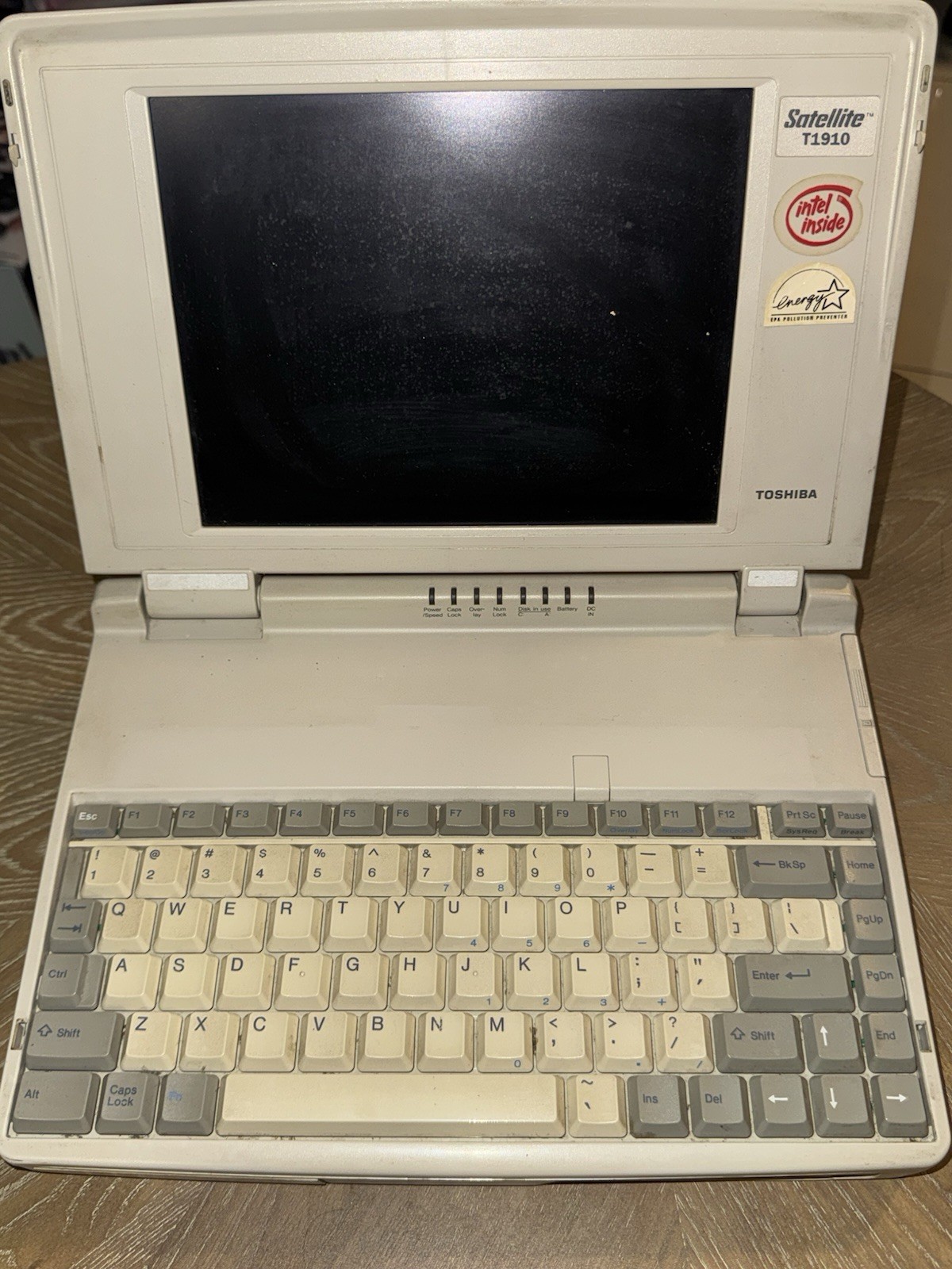 Vintage Toshiba Satellite T1910/200 Laptop Computer PA1114U  For Parts or Repair