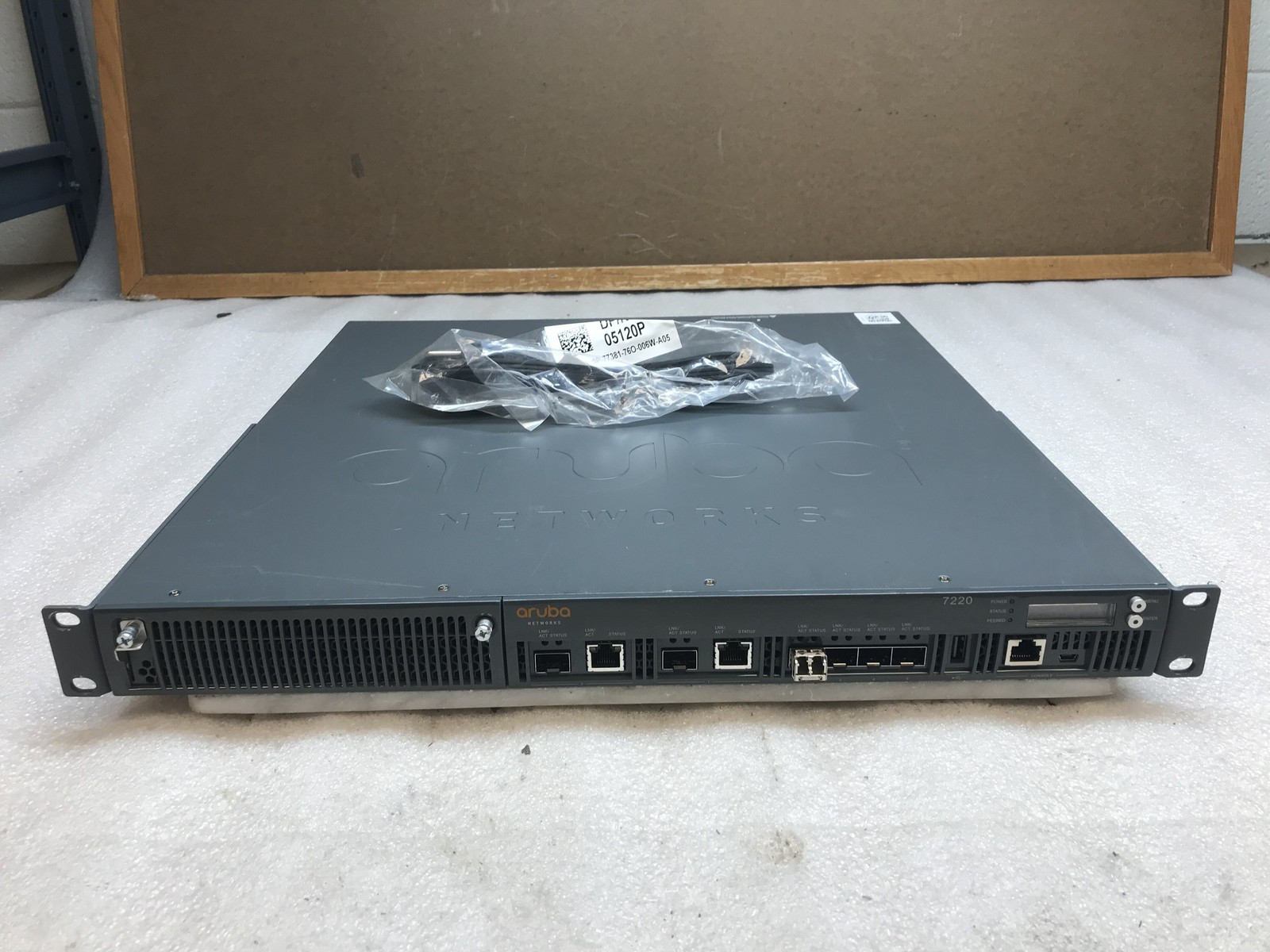 HP Aruba 7220 Network Mobility Management Controller w/ Power and 1xSFP-10G-SR