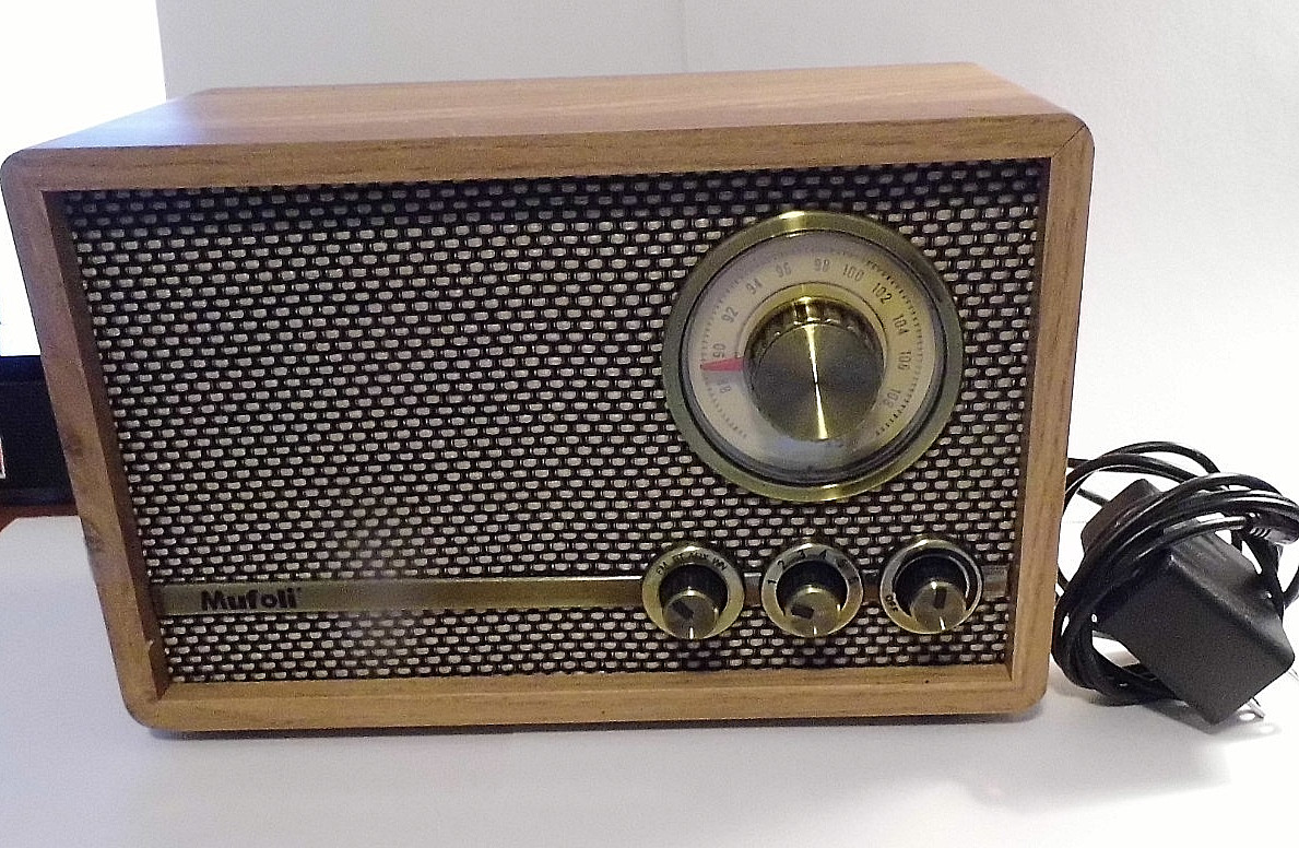 Vintage 1970's - Mufoli RA60S FM Radio with DC Adaptor Retro Wood Finish