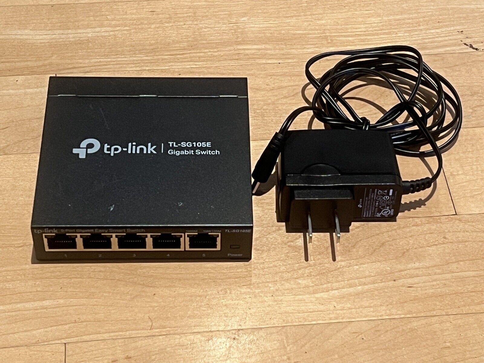 TP-LINK TL-SG1005P 5-Port GIGABIT Desktop Switch, RJ45 Ports