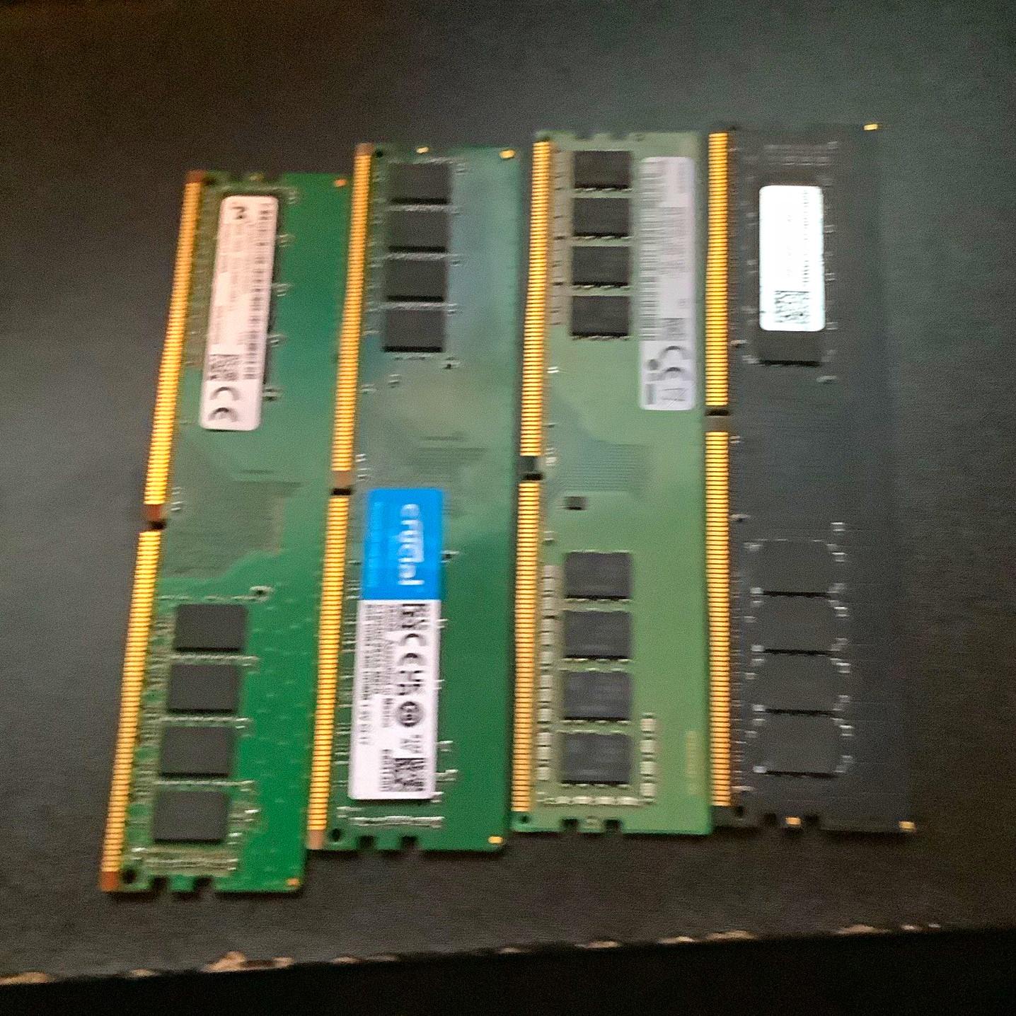 Samsung crucial  mta8atf1g64az-2g3h1 ddr4SDRAM 288 Pin DIMM Desktop RAM Lot of 4