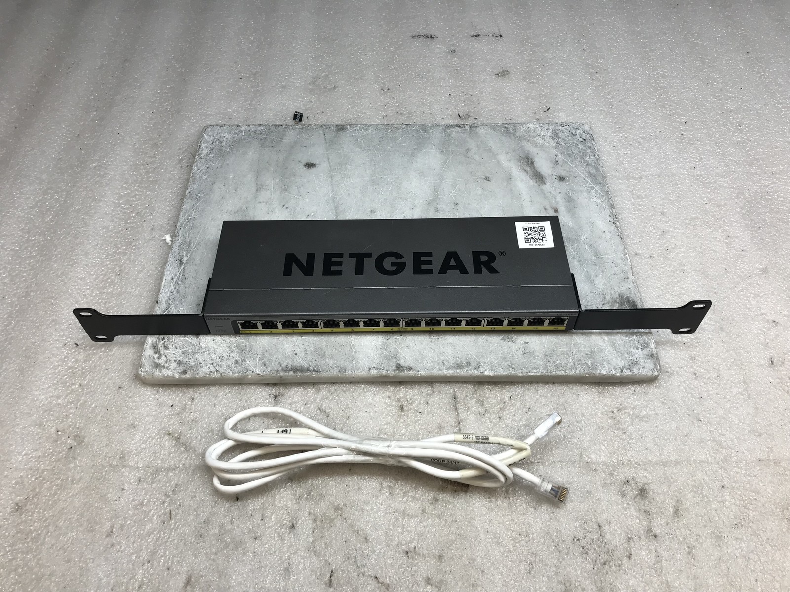 NETGEAR GS116PP 16-Port Gigabit Ethernet Switch with Poe and Unmanaged