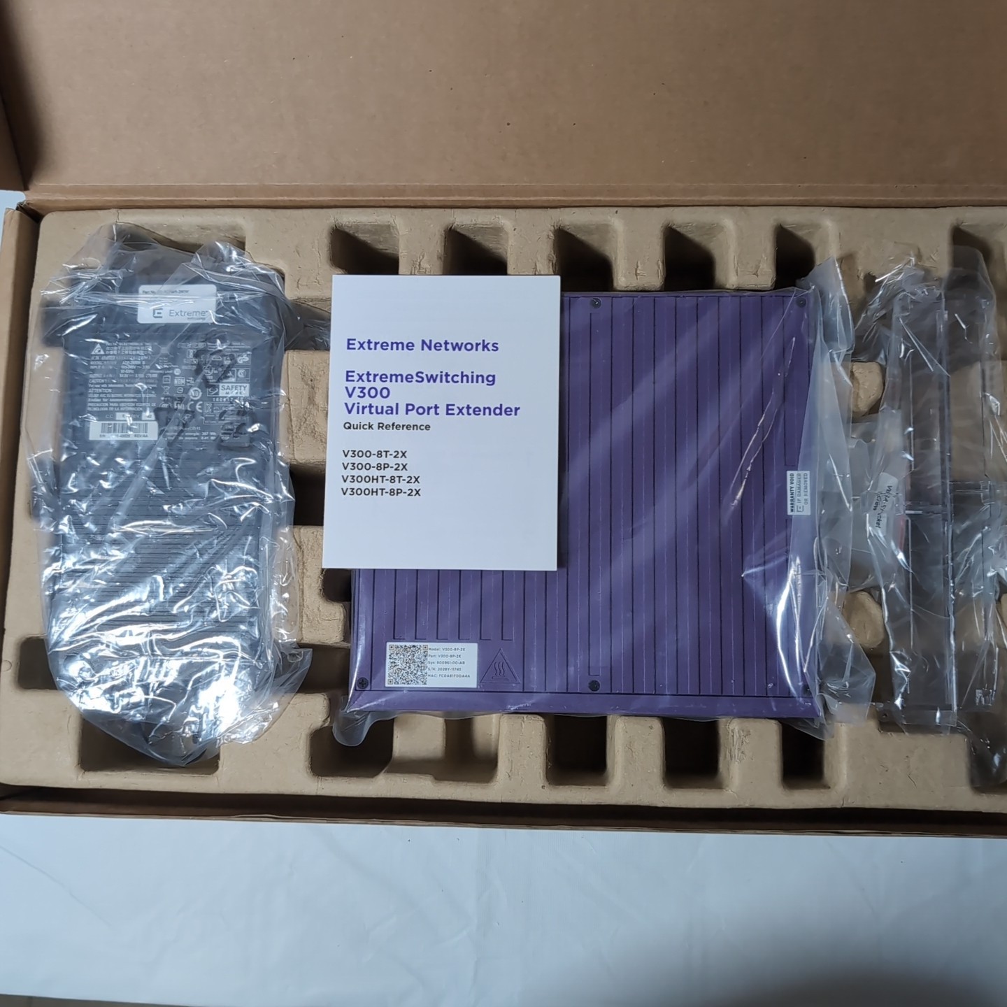 Extreme Networks V300-8P-2X 280W PoE Switch 8x GbE 2x SFP+ EXOS New