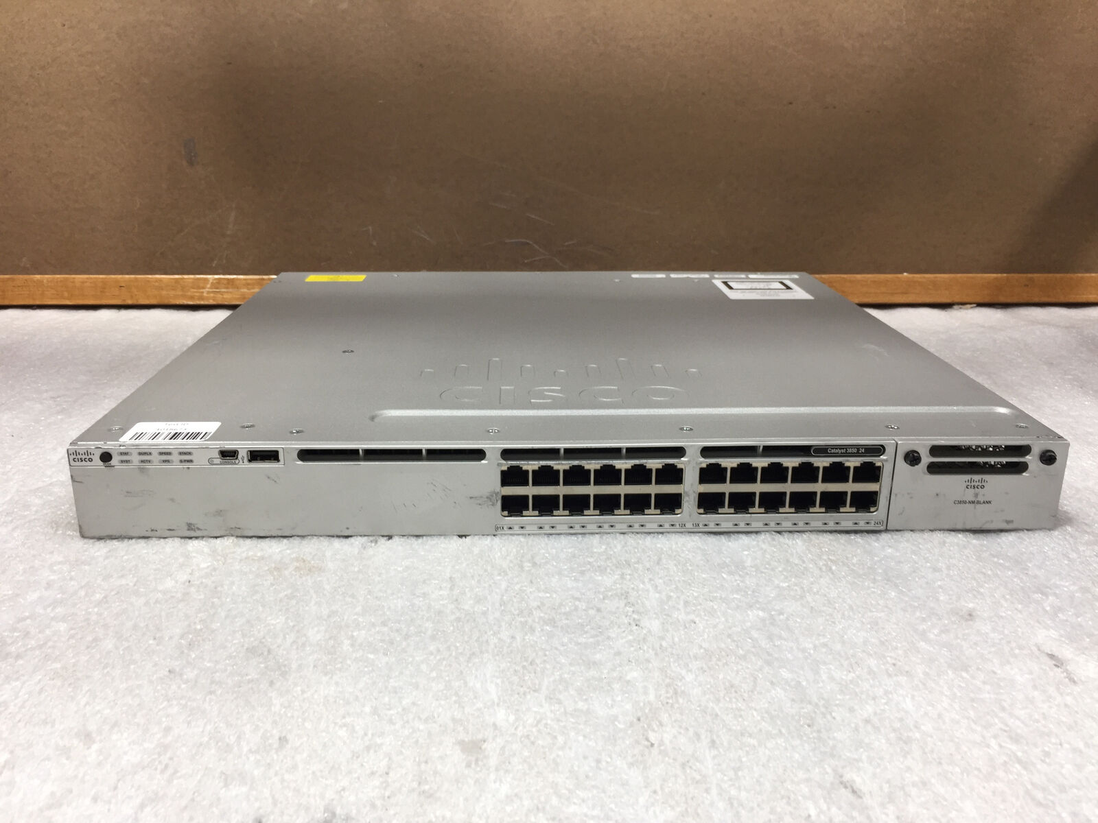Cisco Catalyst 3850 24 WS-C3850-24T-E V04 Network Ethernet Switch, Factory Reset