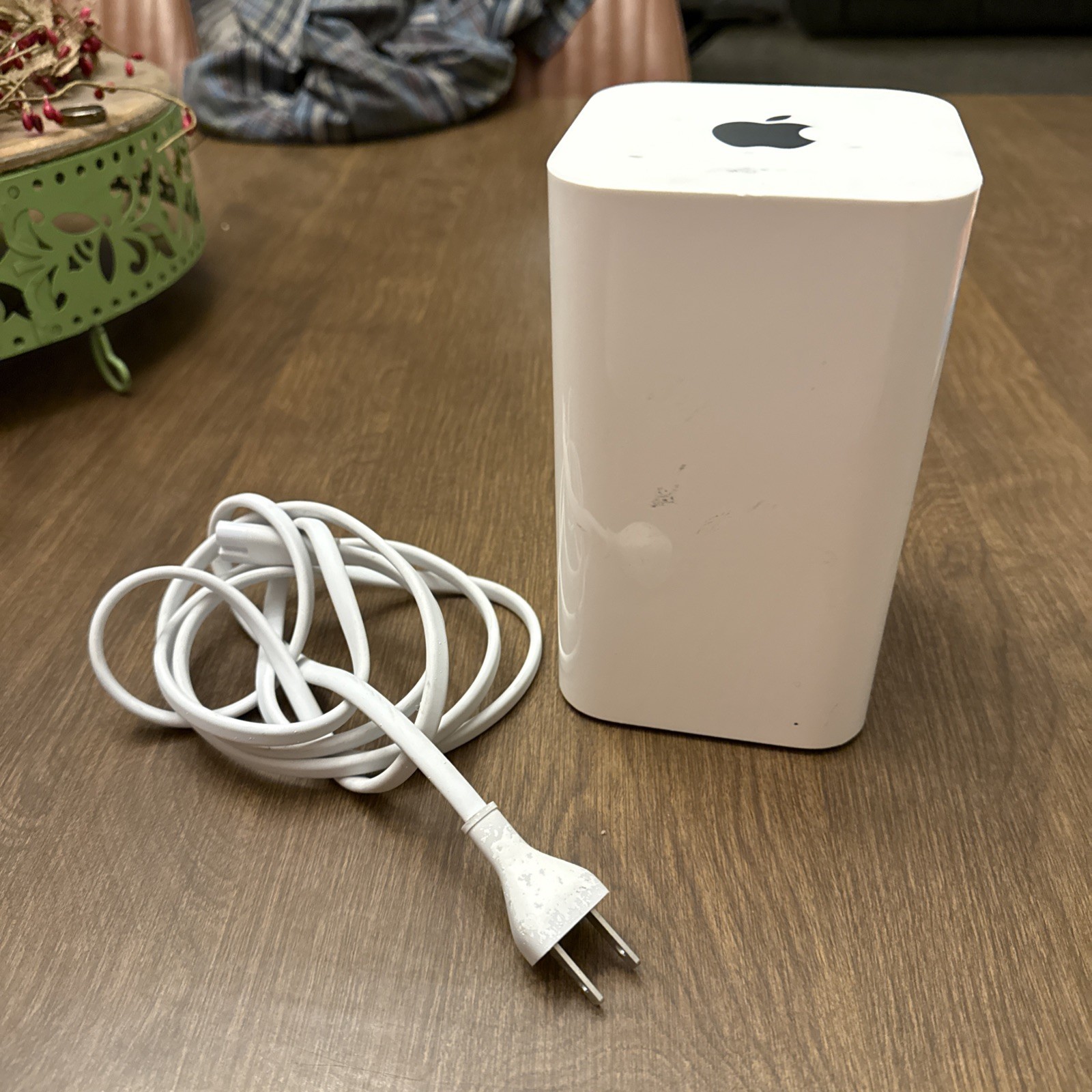 Apple AirPort Extreme A1521 3-Port Gigabit Wi-Fi Router Base Station