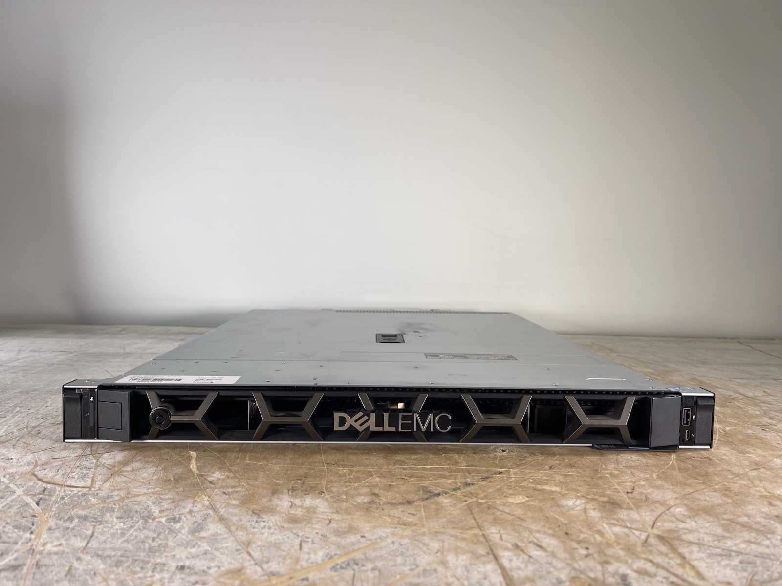DELL POWEREDGE R340 XEON E-2144G @ 3.6GHz, 16GB RAM, NO HDD/OS