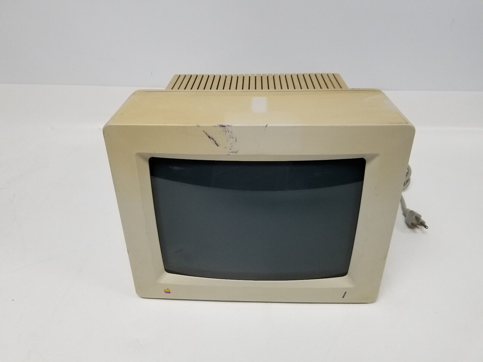 Vintage Apple A2M6014 Color RGB Monitor 12”
