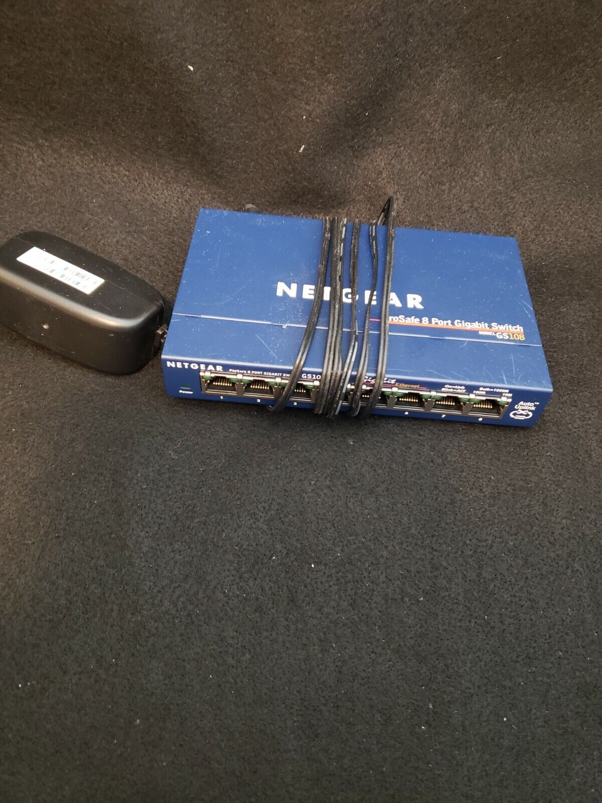 Netgear ProSafe GS108 V3 8-port Gigabit Ethernet Switch with AC cord
