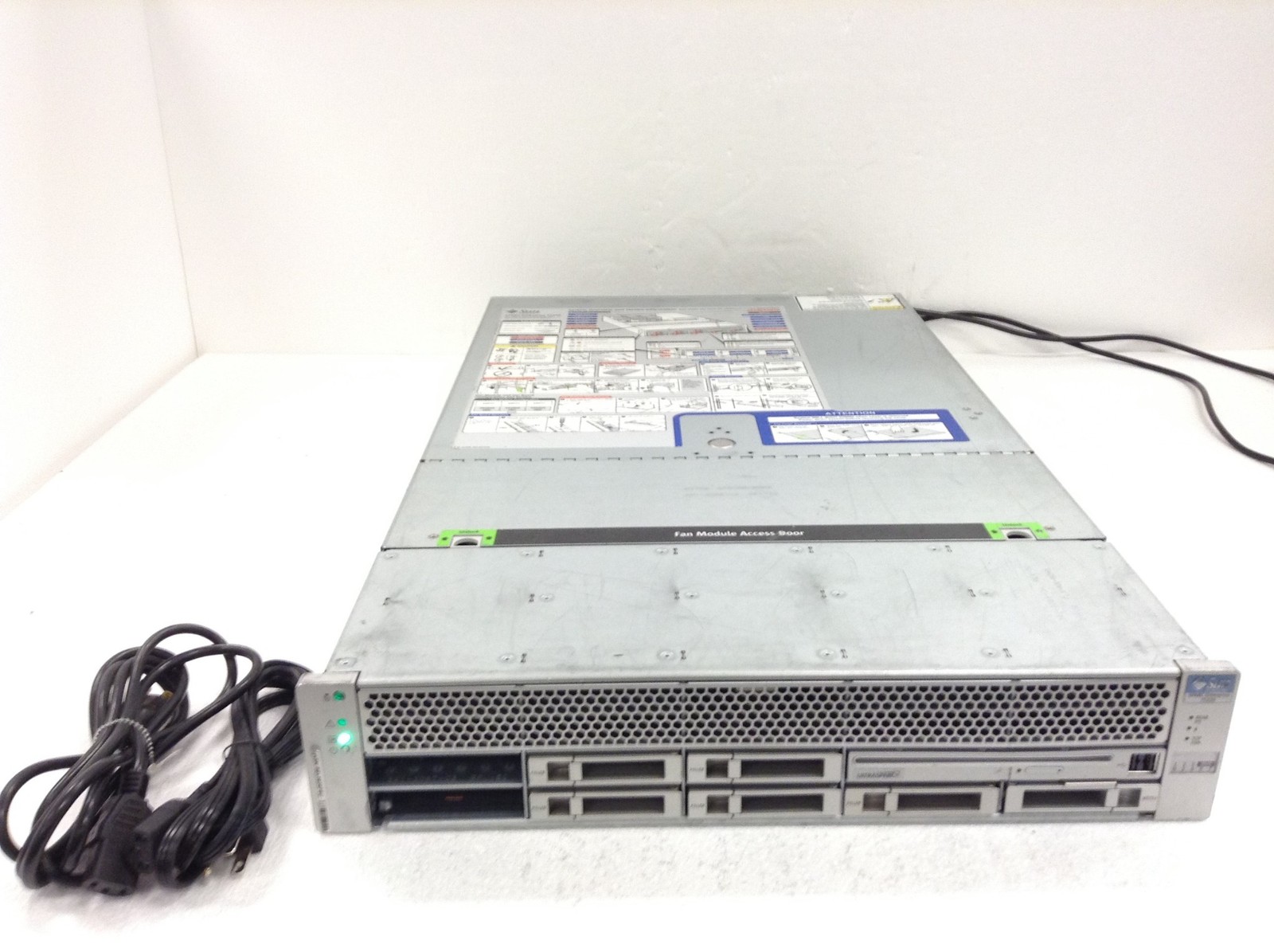 Sun SPARC Enterprise T5220 UltraSPARC T2 1.4GHz 16GB RAM 750W WORKING 