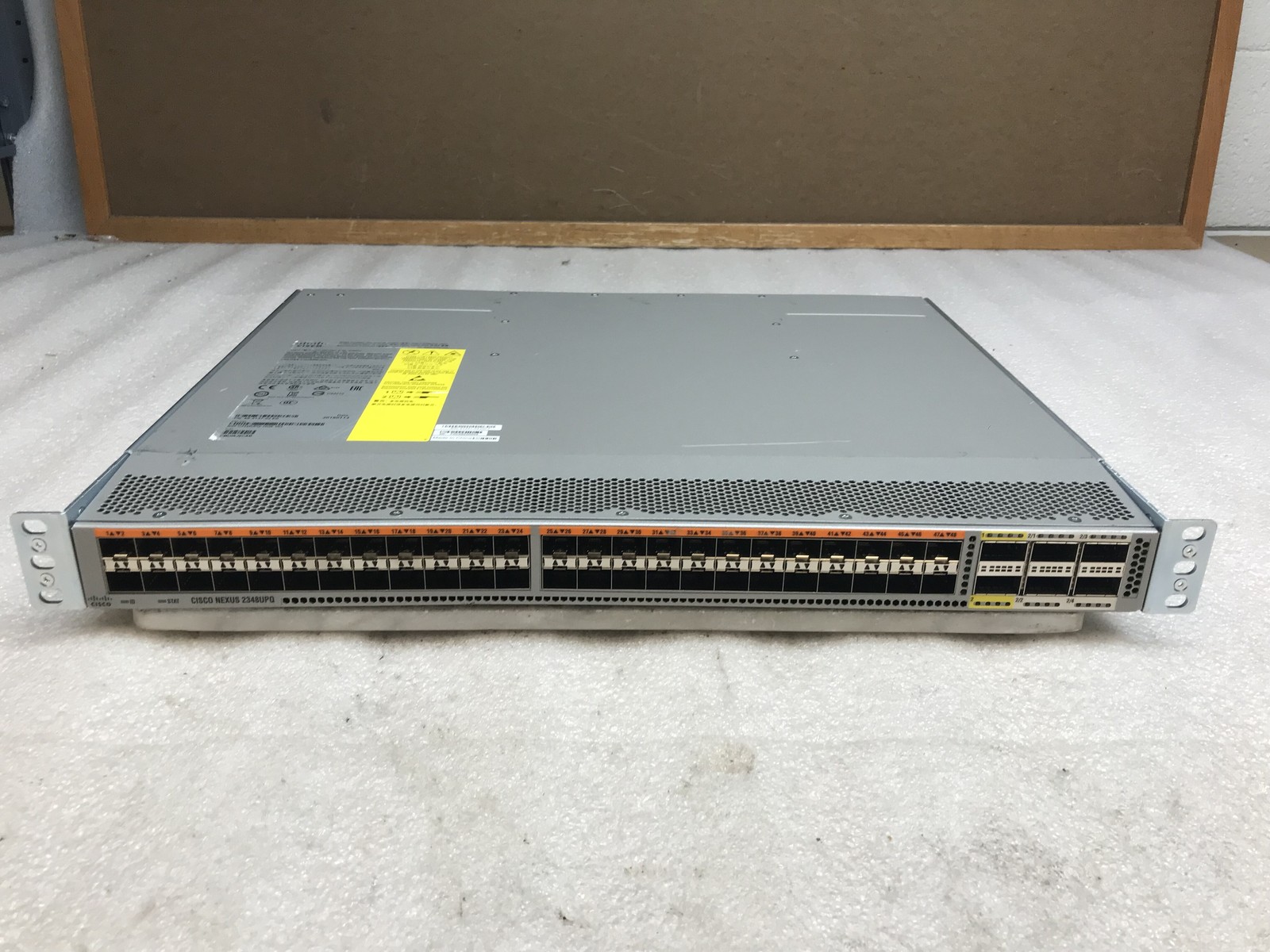 Cisco Nexus 2000 N2K-C2348UPQ-10GE 48-Port 10GbE SFP+ 6-Port 40GbE QSFP+ Switch