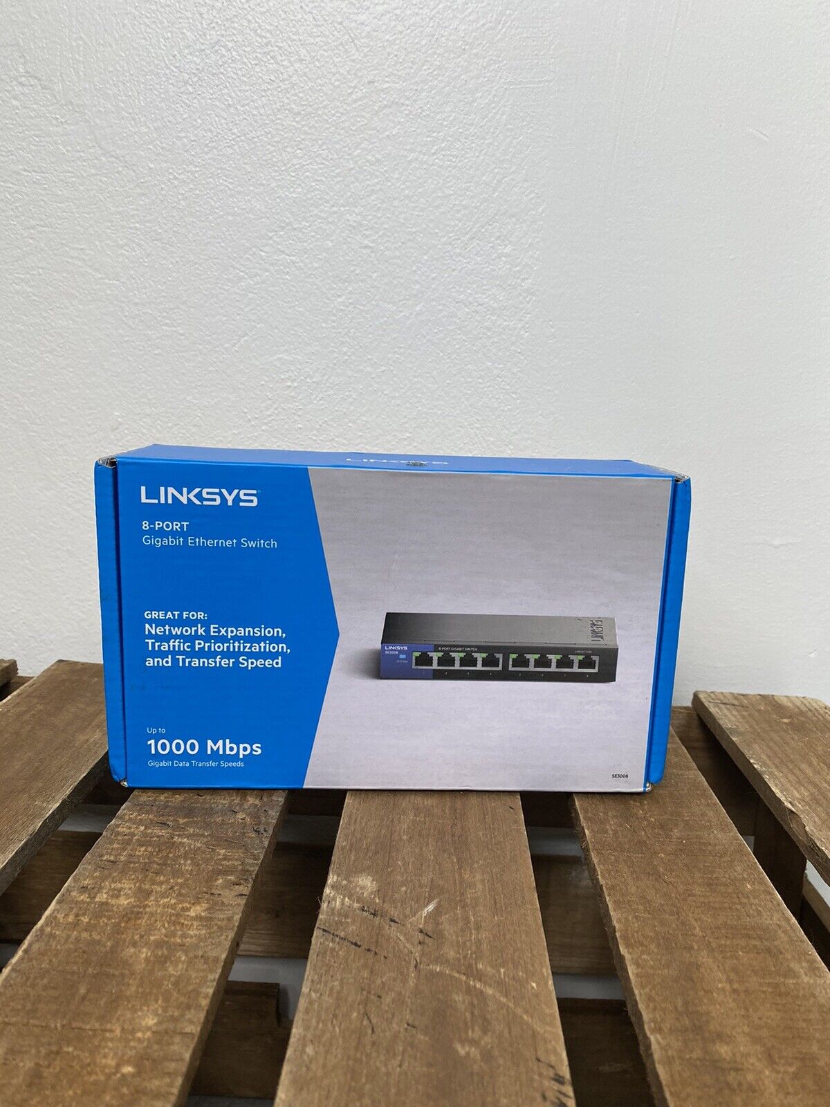 Linksys SE3008 1,000 Mbps 8 Port Gigabit Ethernet Switch 
