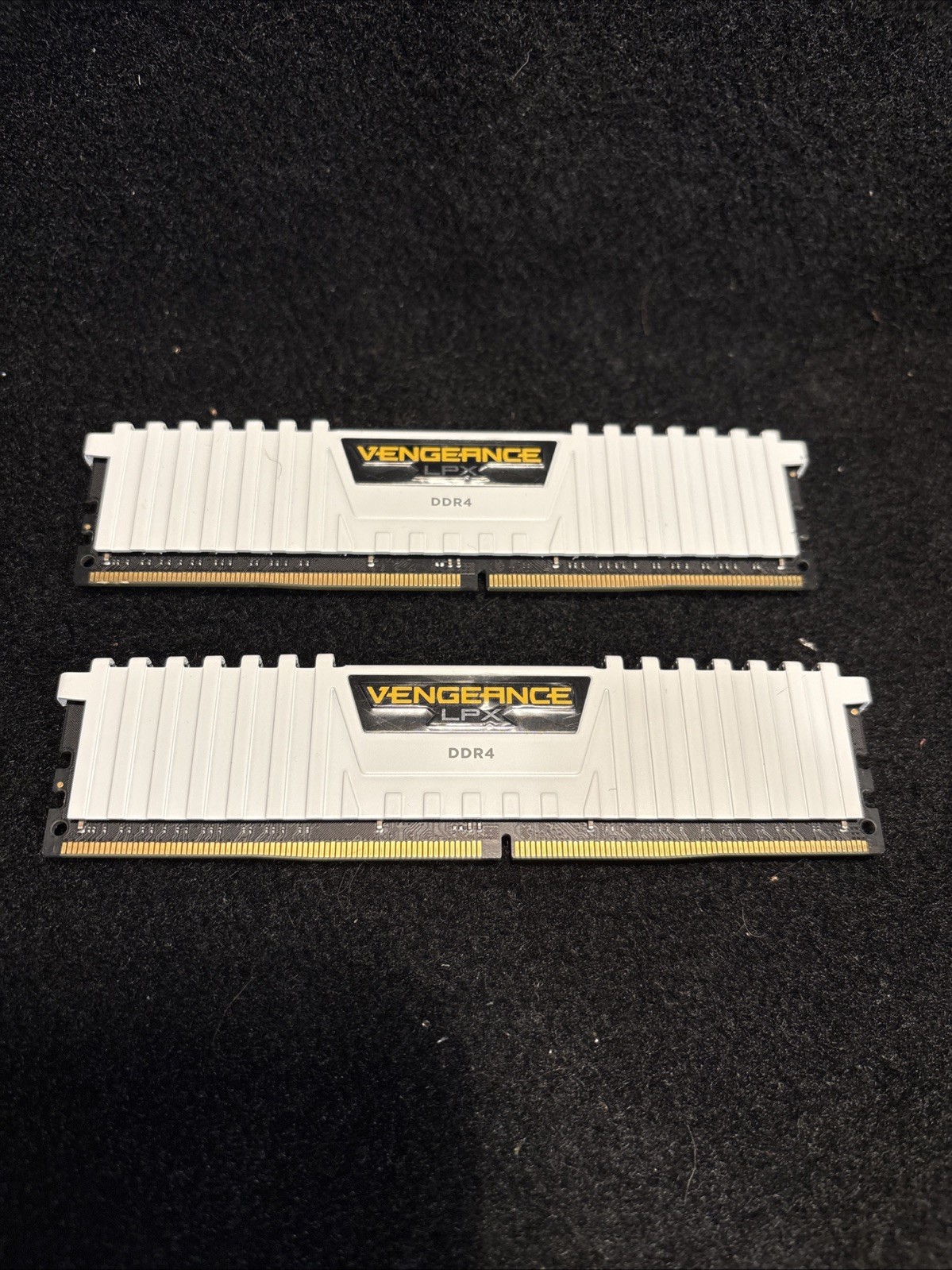 Corsair Vengeance LPX 32GB 2x16GB DDR4 3200MHz CL16 White CMK32GX4M2B3200C16W