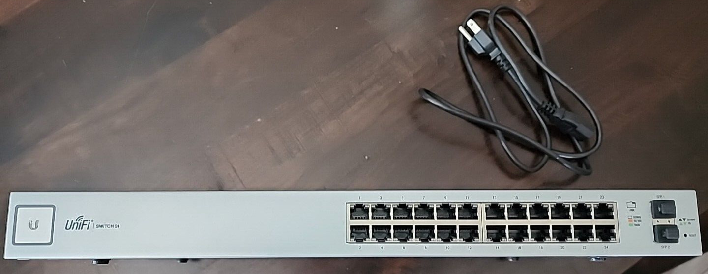 Ubiquiti Networks UniFi US-24 24 Ports Rack-Mountable Gigabit Ethernet Switch