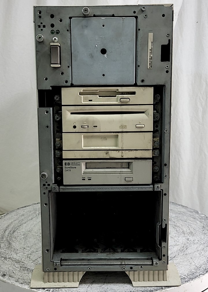 COMPAQ Proliant Series 4070 TOWER Server Pentium 2 SEE NOTES