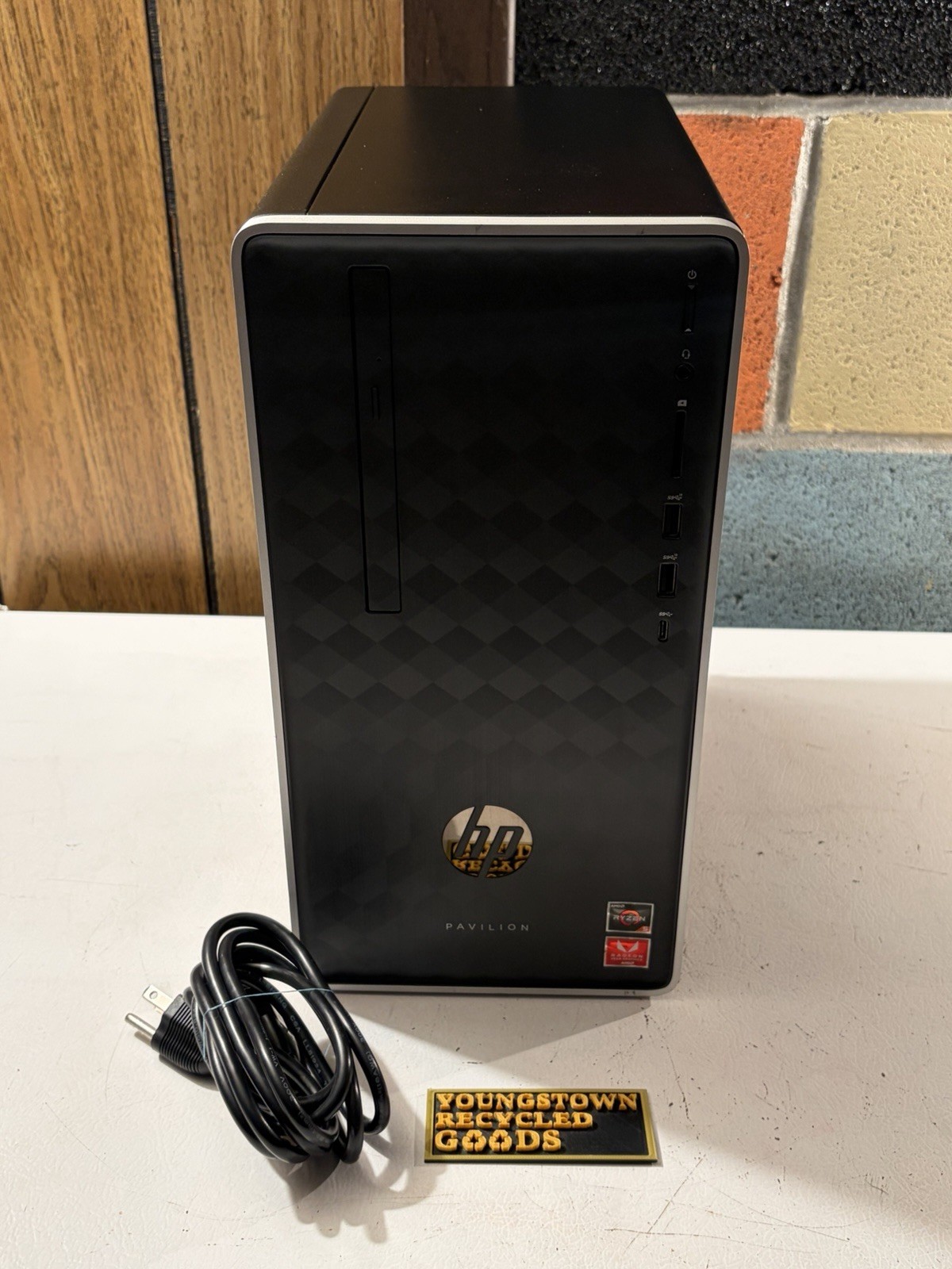 HP PAVILION MT PC AMD RYZEN 5 2400G CPU 16GB RAM 256GB SSD + 1TB HDD WIFI W11