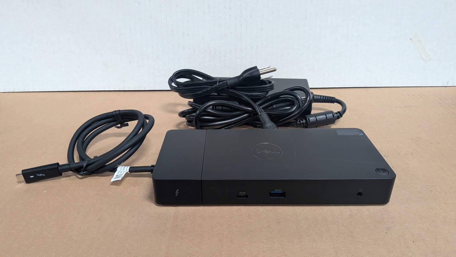Dell WD19TB Thunderbolt 3 USB-C DisplayPort Docking Station w 180w Power Adapter