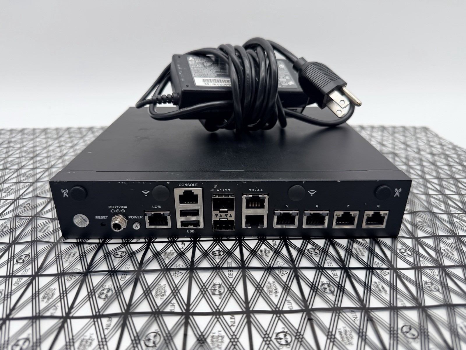 OPNsense Firewall 16-Core Atom C3958 16GB DDR4 RAM 64GB SSD 8x 1Gbe QAT AES-NI