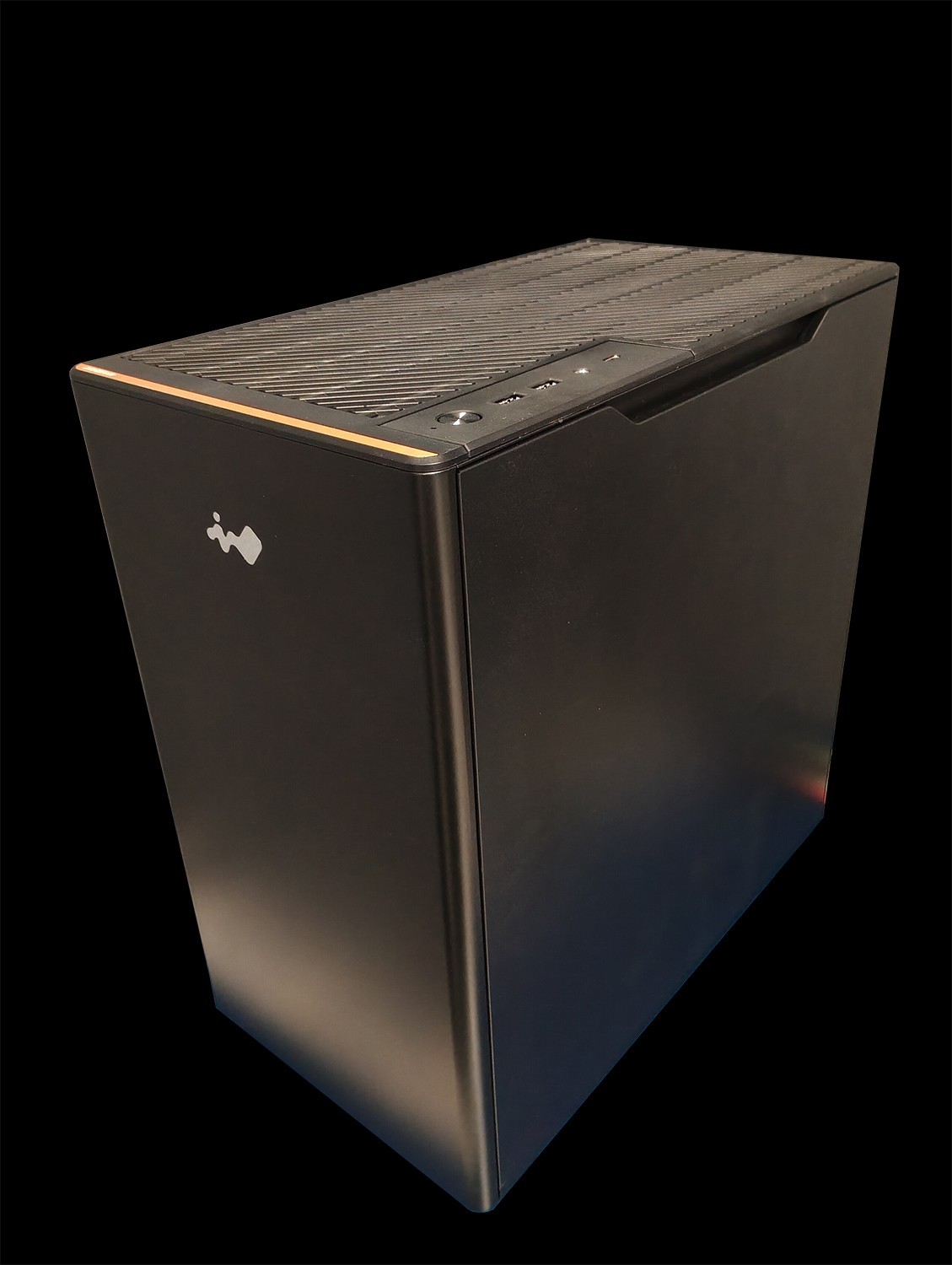 InWin A5 custom build desktop