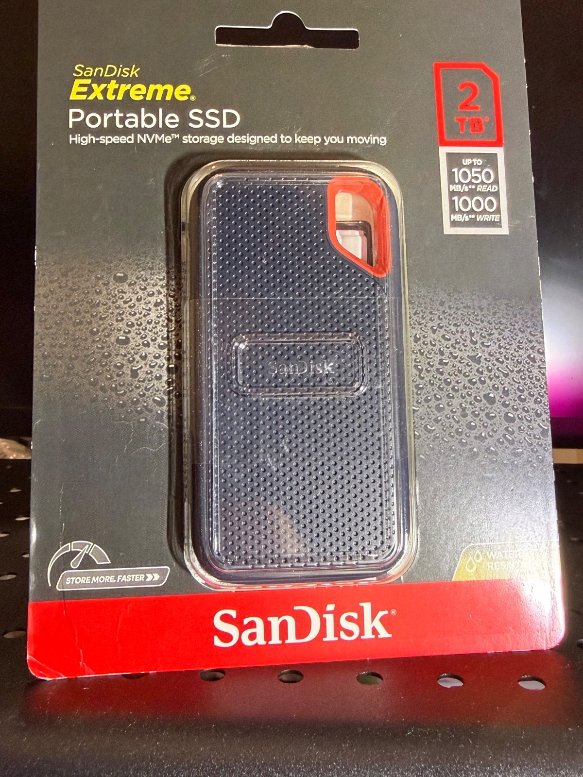 [New & SEALED] SanDisk Extreme Portable SSD Drive 2TB. Waterproof & Shock Resist
